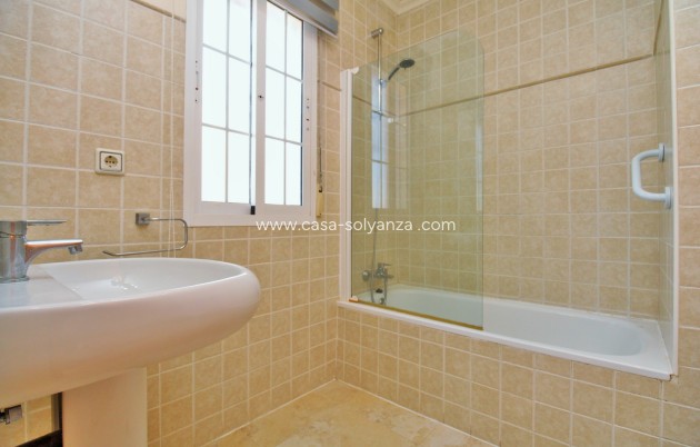 Resale - Villa - Cabo Roig