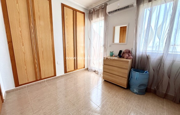 Resale - Townhouse - Avileses