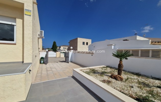 Resale - Villa - La Nucía - Costa Blanca