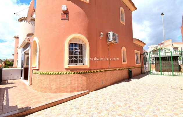 Resale - Villa - Orihuela Costa - Playa Flamenca