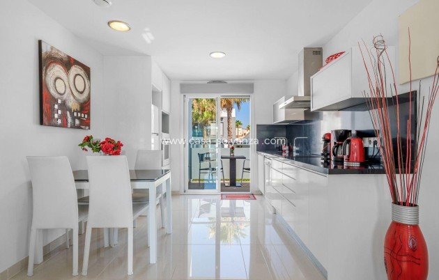 Resale - Apartment / flat - Torrevieja - Punta Prima