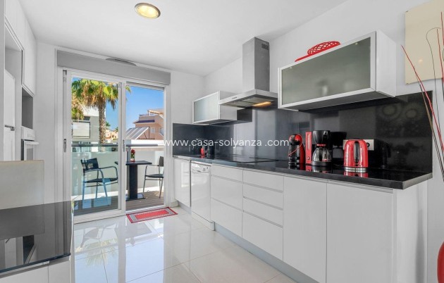 Resale - Apartment / flat - Torrevieja - Punta Prima