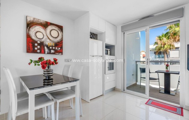 Resale - Apartment / flat - Torrevieja - Punta Prima