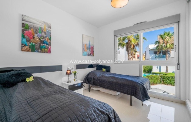 Resale - Apartment / flat - Torrevieja - Punta Prima