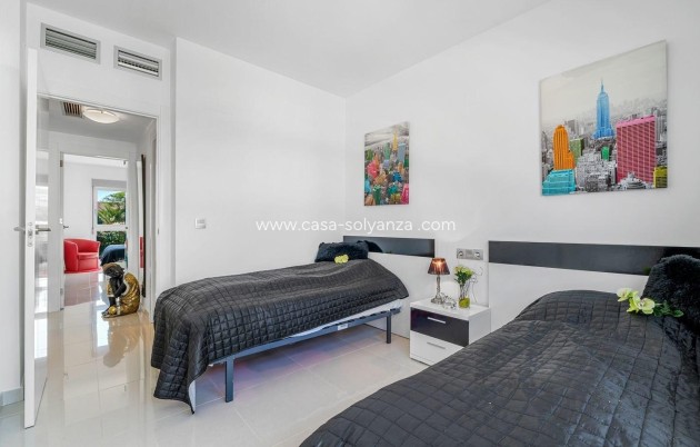 Resale - Apartment / flat - Torrevieja - Punta Prima