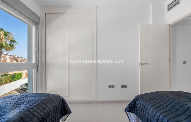 Resale - Apartment / flat - Torrevieja - Punta Prima