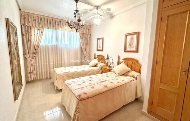 Resale - Apartment / flat - Torrevieja - Center