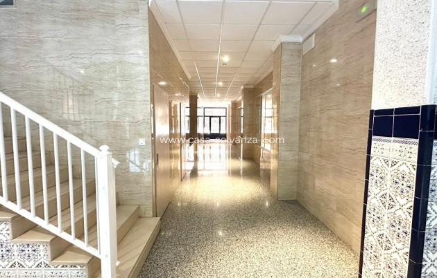 Resale - Apartment / flat - Torrevieja - Center