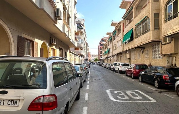 Resale - Apartment / flat - Torrevieja - Acequion