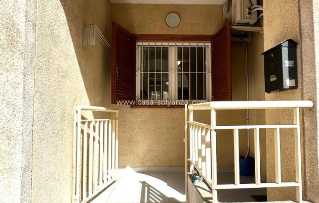 Resale - Apartment / flat - Torrevieja - Acequion