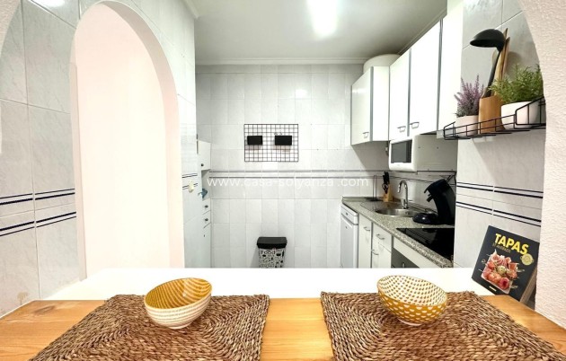 Resale - Apartment / flat - Torrevieja - Acequion