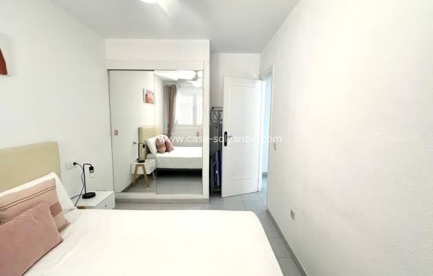 Resale - Apartment / flat - Torrevieja - Acequion