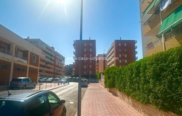 Resale - Apartment / flat - Torrevieja - Punta Prima