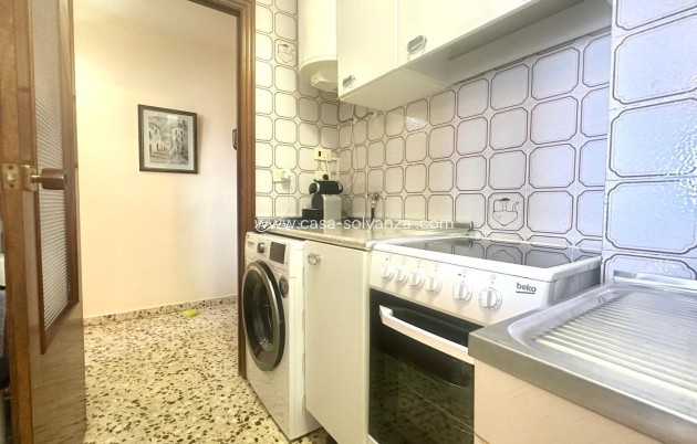Resale - Apartment / flat - Torrevieja - Punta Prima