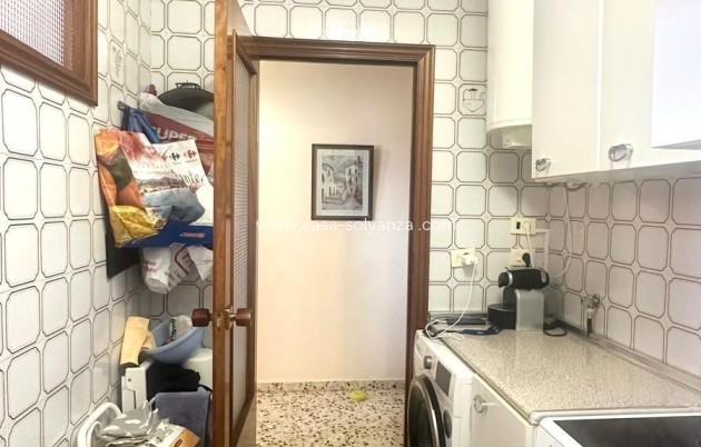 Resale - Apartment / flat - Torrevieja - Punta Prima