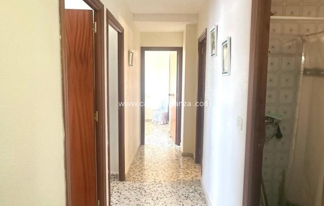 Resale - Apartment / flat - Torrevieja - Punta Prima