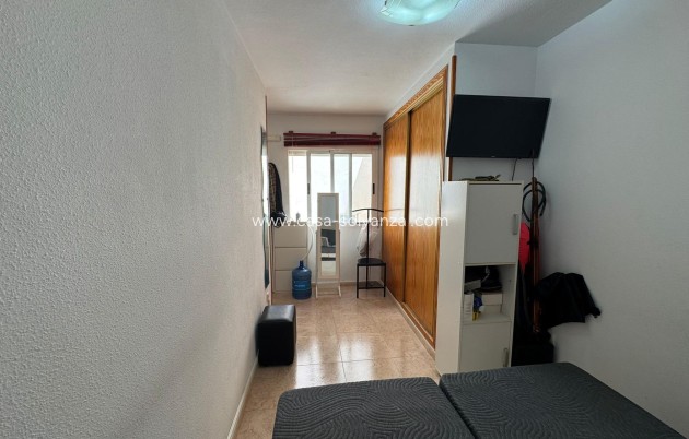Resale - Apartment / flat - Torrevieja - Estacion Autobuses