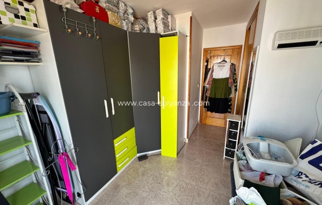Resale - Apartment / flat - Torrevieja - Estacion Autobuses