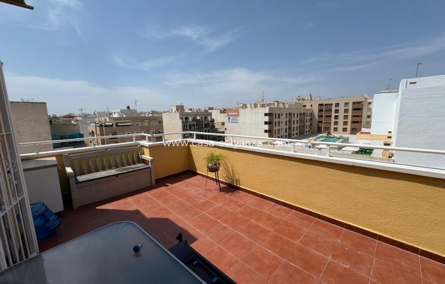 Resale - Apartment / flat - Torrevieja - Estacion Autobuses