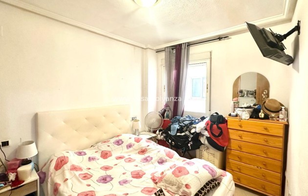 Resale - Apartment / flat - Torrevieja - Estacion Autobuses