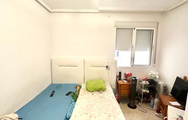 Resale - Apartment / flat - Torrevieja - Estacion Autobuses