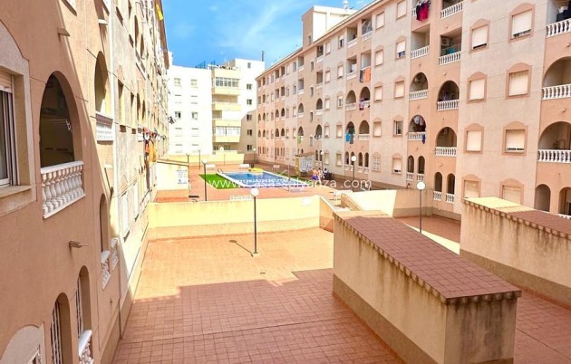 Resale - Apartment / flat - Torrevieja - Estacion Autobuses