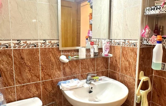 Resale - Apartment / flat - Torrevieja - Estacion Autobuses