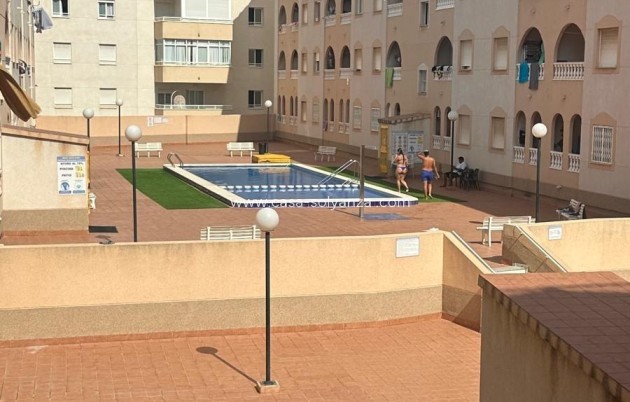Resale - Apartment / flat - Torrevieja - Estacion Autobuses