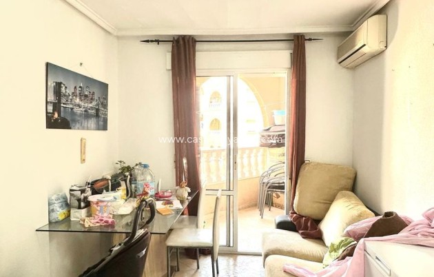 Resale - Apartment / flat - Torrevieja - Estacion Autobuses