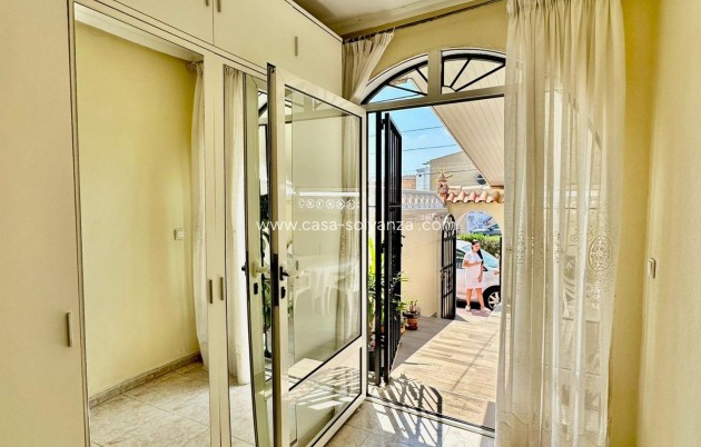 Resale - Bungalow - Torrevieja - Aguas nuevas