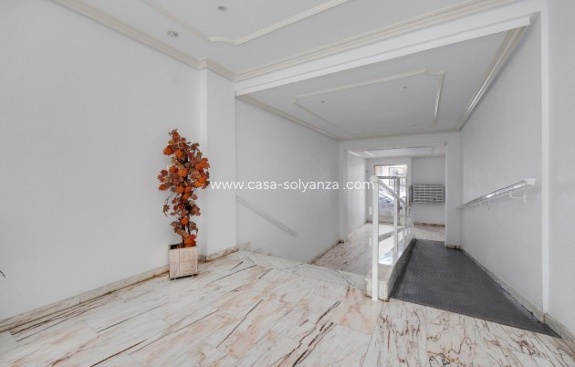 Resale - Apartment / flat - Torrevieja - Center