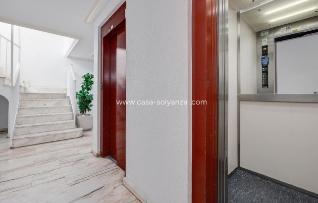 Resale - Apartment / flat - Torrevieja - Center