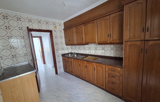 Resale - Apartment / flat - Torrevieja - Las Piscinas Naturales