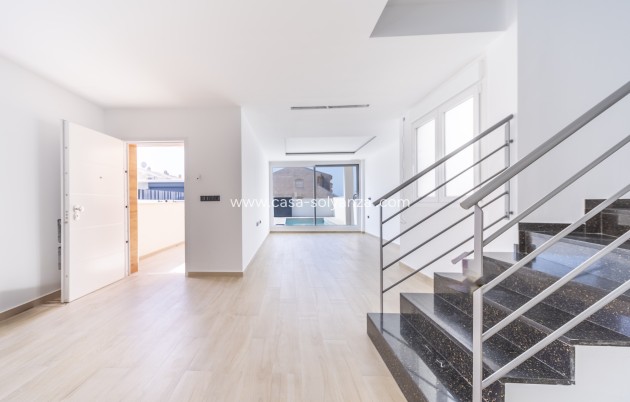 Resale - Villa - Torrevieja - Aguas nuevas
