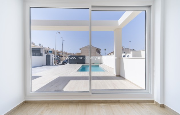 Resale - Villa - Torrevieja - Aguas nuevas