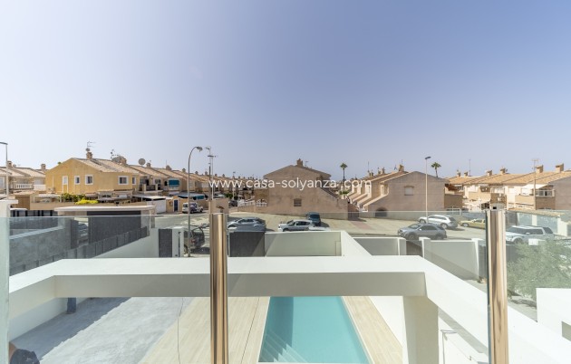 Resale - Villa - Torrevieja - Aguas nuevas