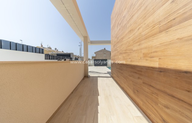 Resale - Villa - Torrevieja - Aguas nuevas