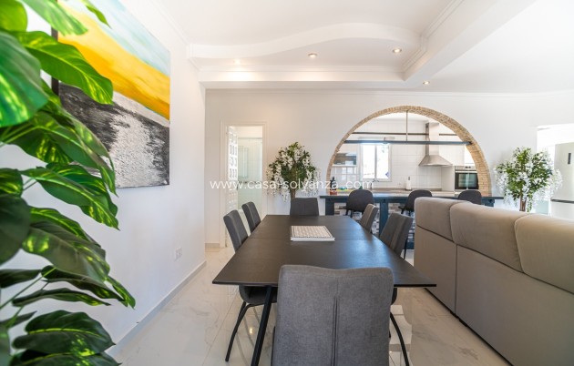 Resale - Villa - Torrevieja - Costa Blanca