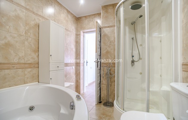 Resale - Villa - Torrevieja - Costa Blanca