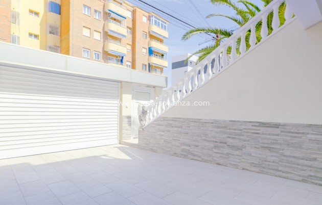 Resale - Townhouse - Torrevieja - Punta Prima