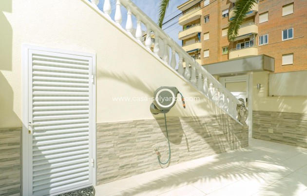 Resale - Townhouse - Torrevieja - Punta Prima