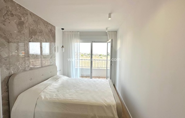 Resale - Apartment / flat - Torrevieja - Punta Prima