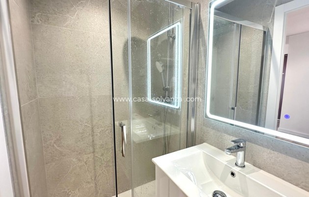 Resale - Apartment / flat - Torrevieja - Punta Prima