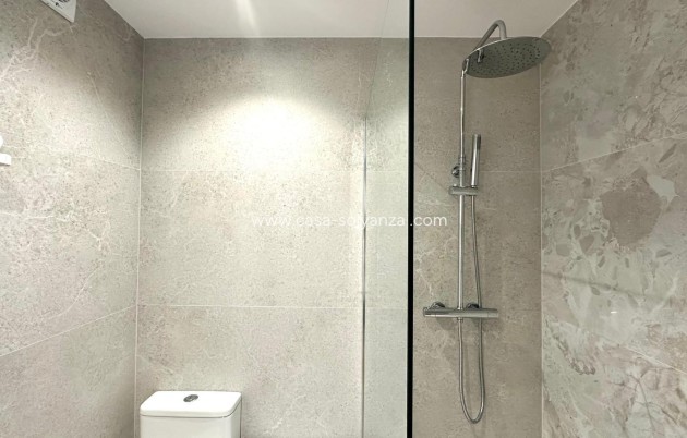 Resale - Apartment / flat - Torrevieja - Punta Prima