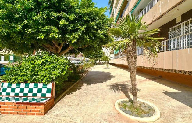 Resale - Apartment / flat - Torrevieja - Punta Prima