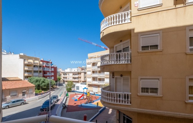 Resale - Apartment / flat - Torrevieja - La Mata