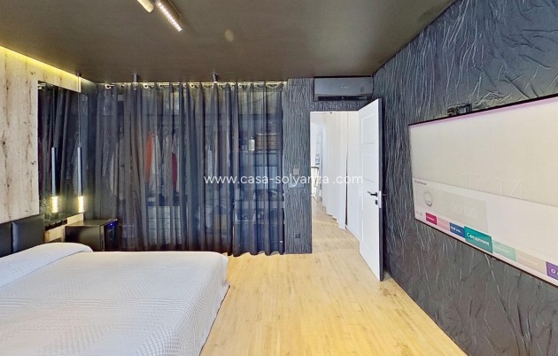 Resale - Villa - Torrevieja - La Siesta