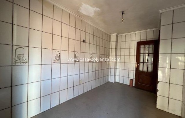 Resale - Townhouse - Catral - Avda Principal