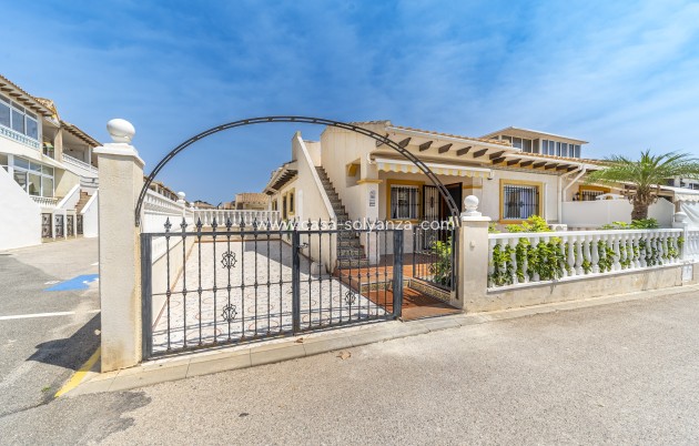 Resale - Villa - Orihuela Costa - La Regia