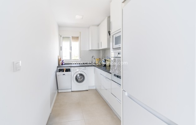 Resale - Apartment / flat - Torrevieja - Punta Prima